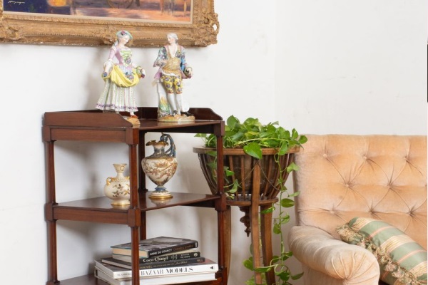 Shopping at Hayloft Auctions! August 2026