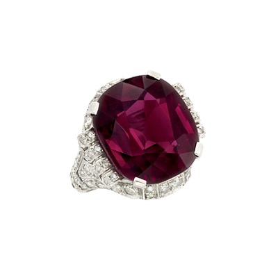 Lot 407 - Platinum, Garnet and Diamond Ring