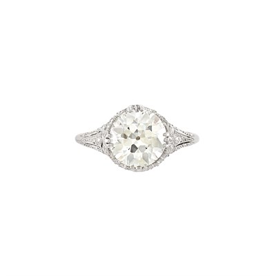 Lot 470 - Edwardian Platinum and Diamond Ring