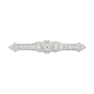 Lot 73 - Edwardian Platinum and Diamond Brooch
