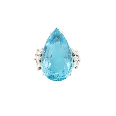 Lot 419 - Platinum, Aquamarine and Diamond Ring