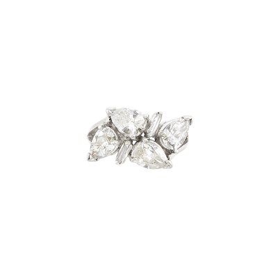 Lot 255 - White Gold and Diamond Ring