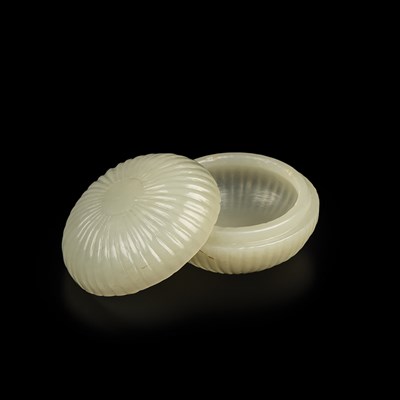 Lot 33 - Chinese Pale Celadon Jade Mughal Style Box and Cover