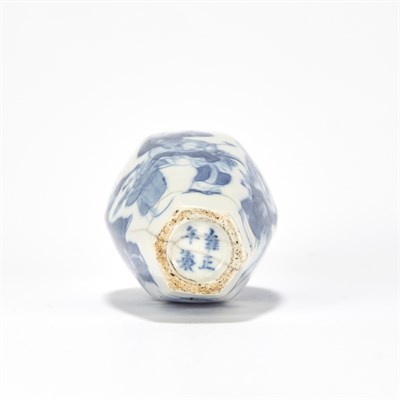 Lot 14 - Chinese Blue and White Glazed Porcelain Snuff Bottle