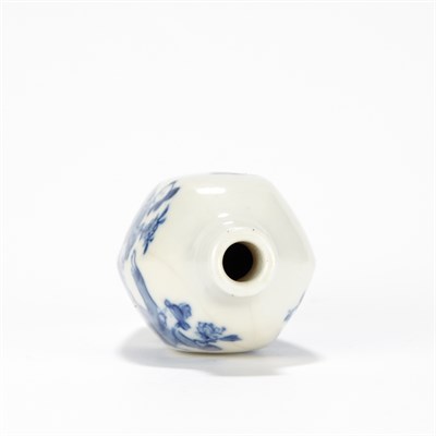 Lot 14 - Chinese Blue and White Glazed Porcelain Snuff Bottle