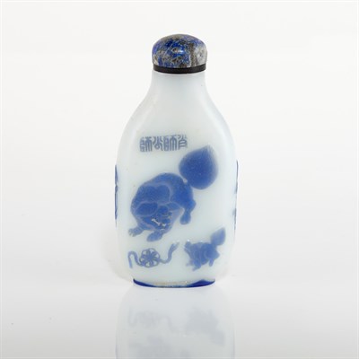 Lot 1145 - Chinese Blue Overlay White Glass Snuff Bottle...