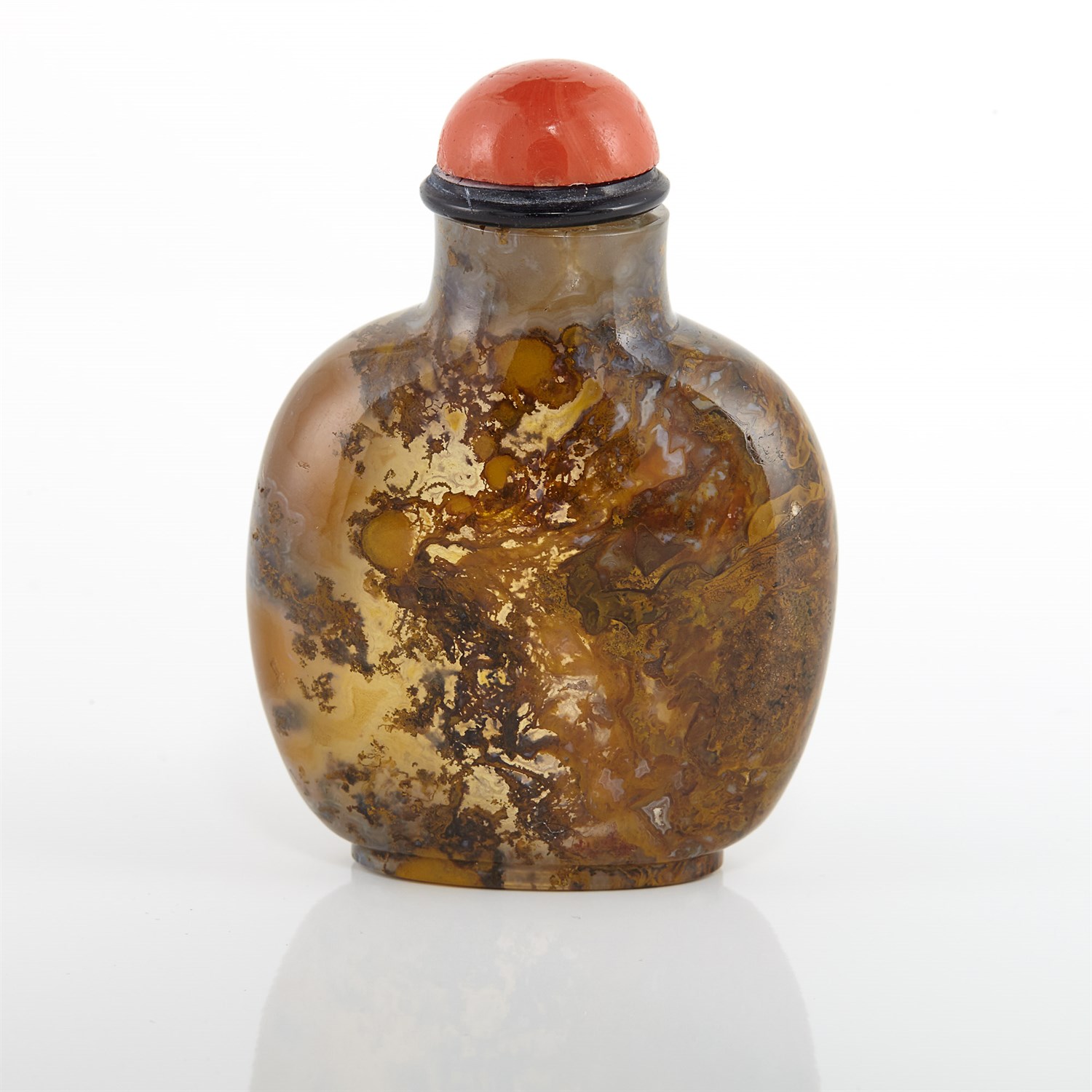 Lot 7 - A Chinese Agate Snuff Bottle
