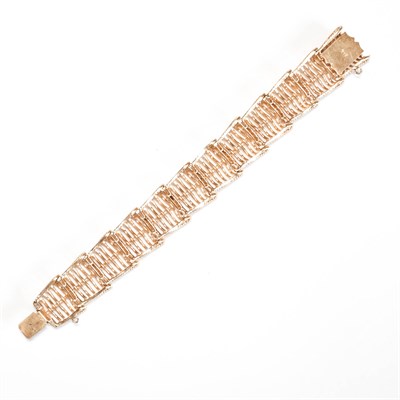Lot 275 - Gold Bracelet