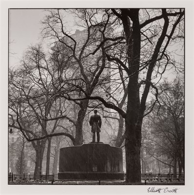 Lot 65 - ERWITT, ELLIOTT (b. 1928) New York City, 1969....