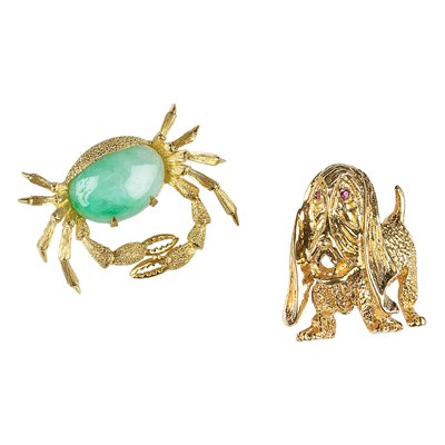 Lot 270 - Buccellati Gold and Jade Crab Pin, and Gold Basset Hound Pin