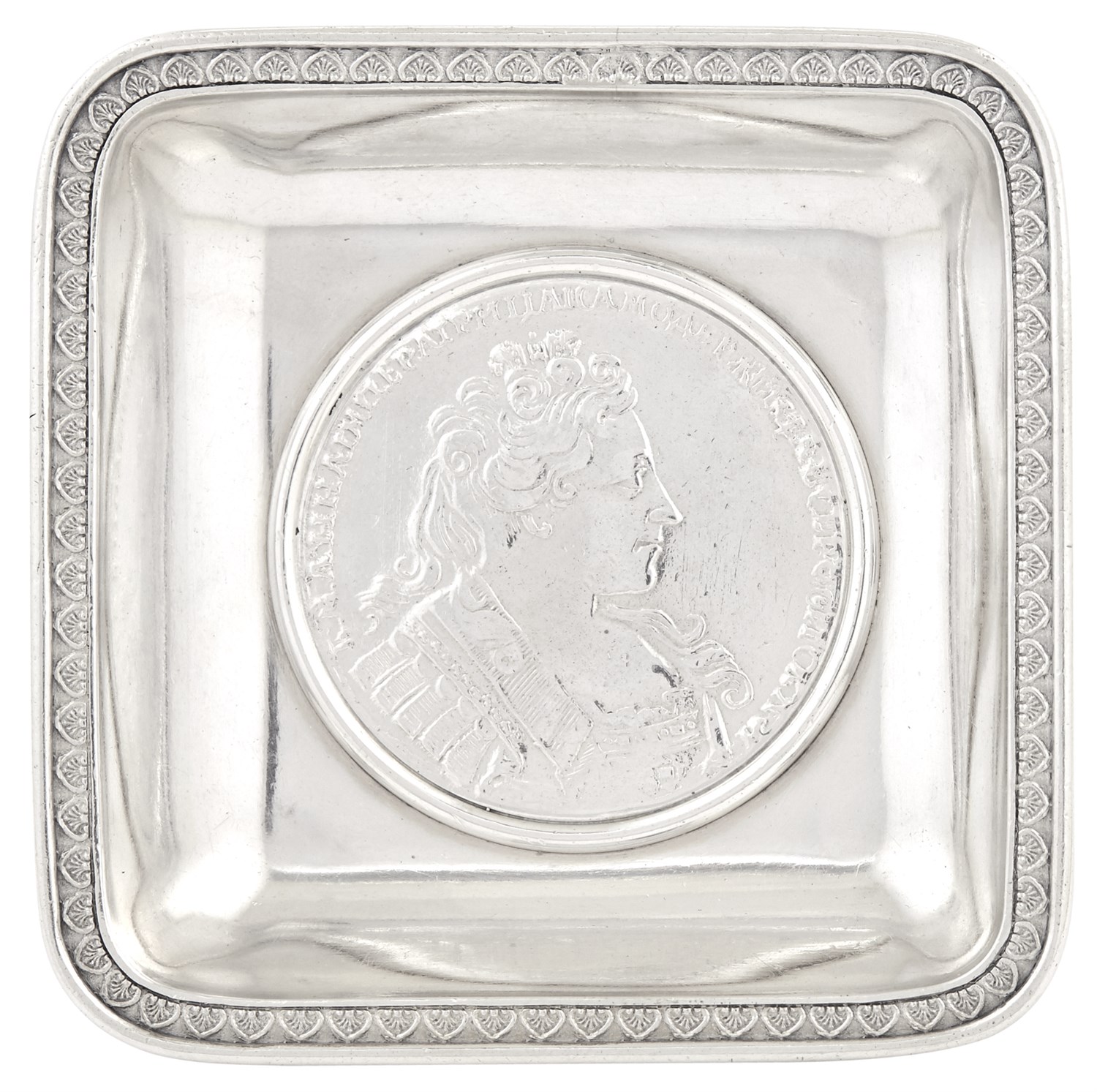 Lot 119 - Fabergé Silver Waiter Workmaster Julius...