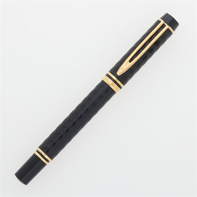 Lot 1095 - Waterman: Luxury Fountain Pen Le Man 100 Black...