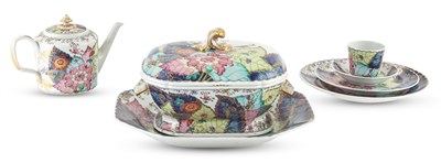 Lot 381 - Mottahedeh Tobacco Leaf Pattern Porcelain...