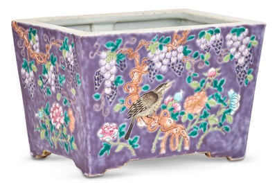 Lot 206 - A Chinese 'Dazazhai' Palette Porcelain Planter...