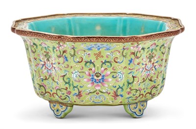Lot 161 - A Fine Chinese Enameled Porcelain Jardinière...