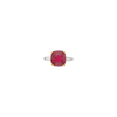 Lot 107 - Oscar Heyman & Brothers Platinum, Gold, Ruby and Diamond Ring