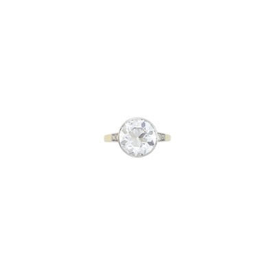 Lot 157 - Antique Platinum, Gold and Diamond Ring