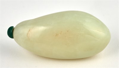Lot 2 - A Chinese White Jade Snuff Bottle Qing Dynasty...