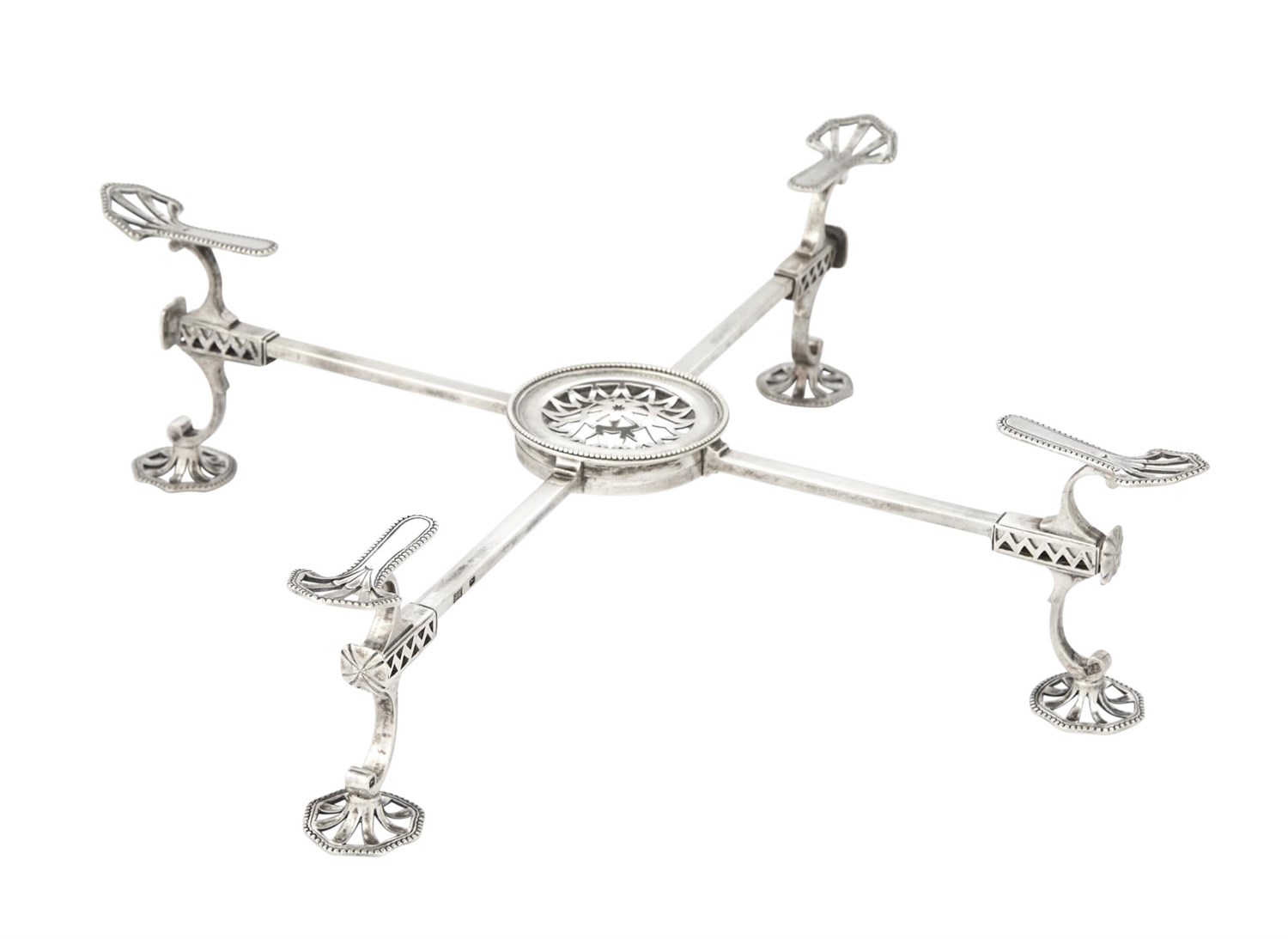 Lot 170 - George III Sterling Silver Dish Cross