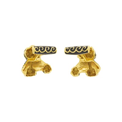 Lot 77 - David Webb Pair of Gold and Black Enamel Poodle Cufflinks