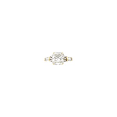 Lot 1151 - Gold and Diamond Ring