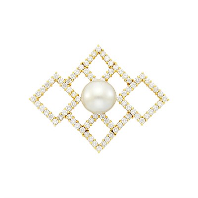 Lot 38 - Gold, South Sea Cultured Pearl and Diamond Pendant-Brooch