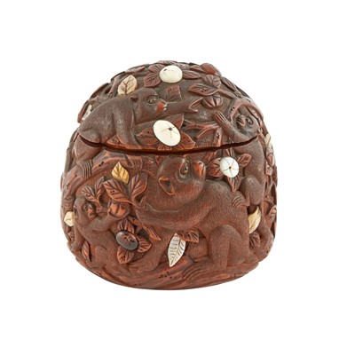 Lot 237 - A Japanese Shell-Embellished Boxwood Box and Cover