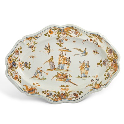 Lot 672 - Lyon Faïence Shaped Oval Dish