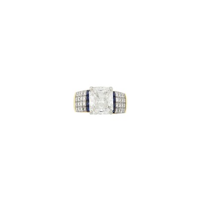 Lot 92 - Gold, Diamond and Sapphire Ring