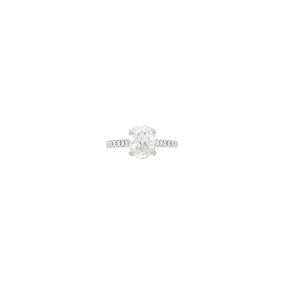 Lot 69 - Platinum and Diamond Ring
