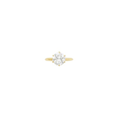 Lot 130 - Gold and Diamond Ring