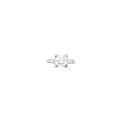 Lot 1085 - Platinum and Diamond Ring