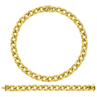 Lot 1018 - Long Gold Link Necklace/Bracelet Combination