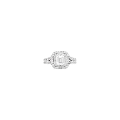 Lot 62 - Vera Wang White Gold, Diamond and Sapphire 'Love' Ring