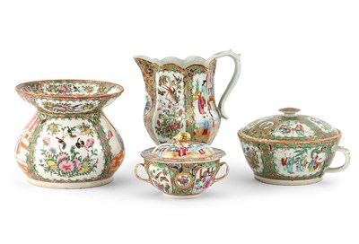 Lot 169 - Four Chinese Rose Medallion Porcelain Articles