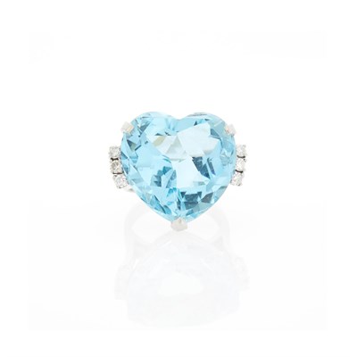 Lot 140 - Platinum, Aquamarine and Diamond Ring