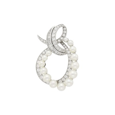 Lot 43 - Bailey Banks & Biddle Platinum, Diamond and Cultured Pearl Brooch