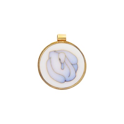 Lot 230 - Linda Lundell Gold and Cloisonne Enamel Swan Pendant