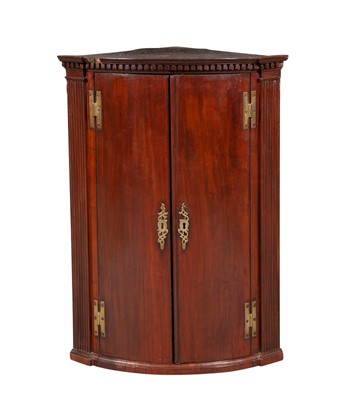 Lot 74 - George III Mahogany Hanging Corner Cabinet