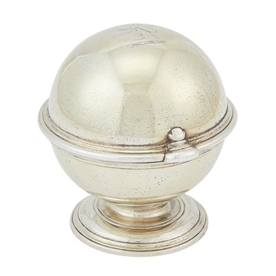 Lot 205 - George I Britannia Silver-Gilt Soap Box