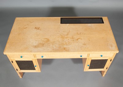 Lot 5028 - Bette Midler: Maple Desk