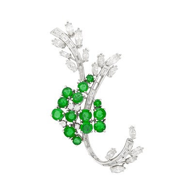 Lot 153 - Platinum, Emerald and Diamond Clip-Brooch