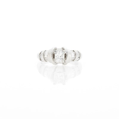 Lot 1139 - Platinum and Diamond Ring