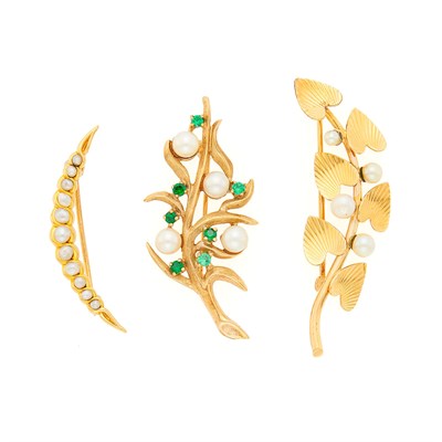 Lot 1181 - Three Gold and Cultured Pearl Brooches