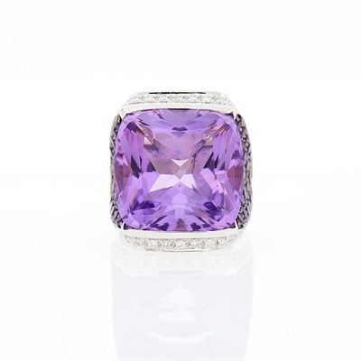 Lot 1143 - White Gold, Amethyst and Diamond Ring