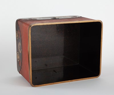 Lot 86 - Japanese Lacquer Box