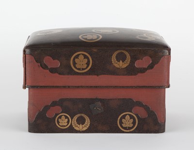 Lot 86 - Japanese Lacquer Box