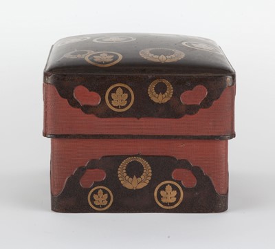 Lot 86 - Japanese Lacquer Box