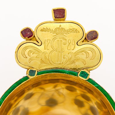 Lot 64 - Russian Jeweled and Enameled Gold-Mounted Agate Charka
