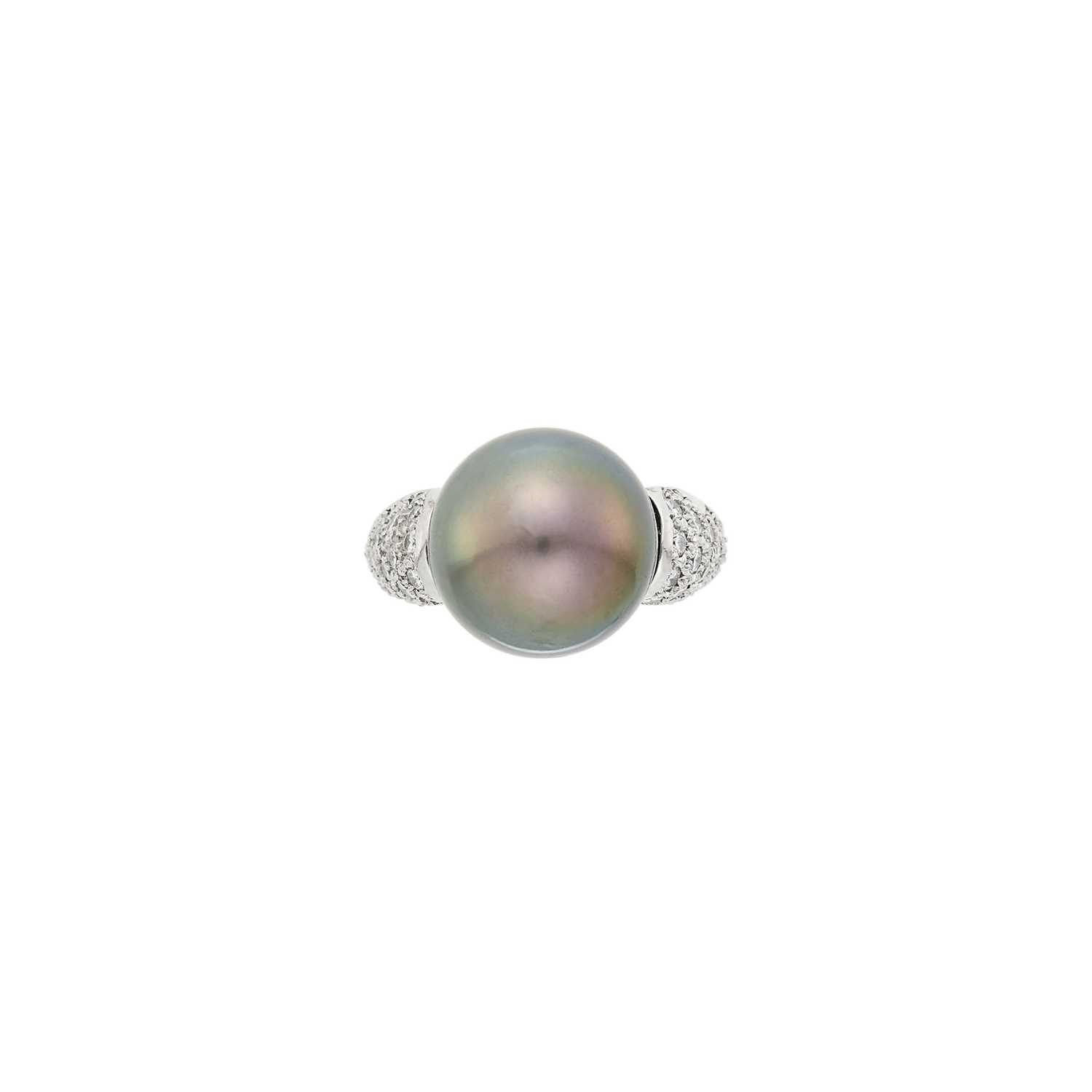 Lot 70 - Platinum, Tahitian Gray Cultured Pearl and Diamond Ring